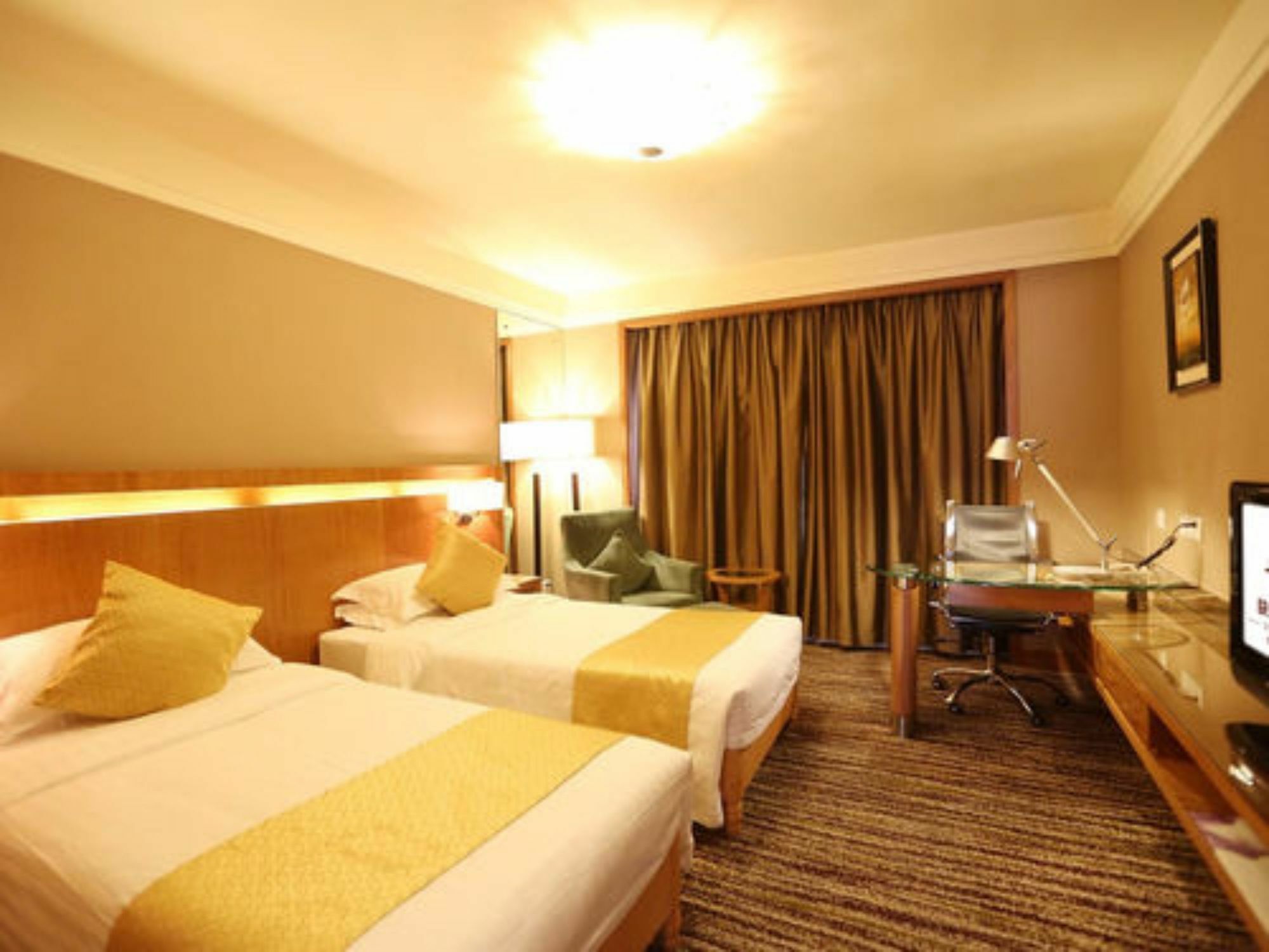 Qingdao Kuaitong International Hotel Екстериор снимка